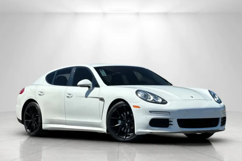 2014 Porsche Panamera 4 photo 1