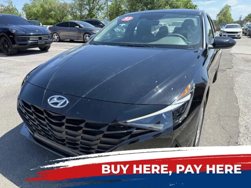 2023 Hyundai Elantra SE photo 1