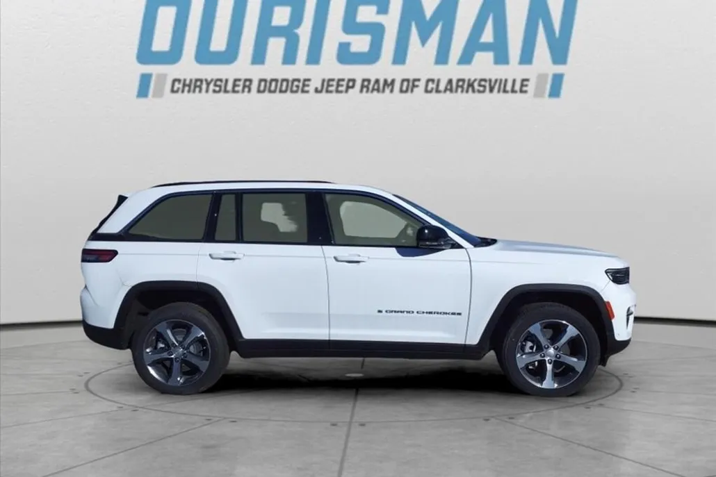 2024 Jeep Cherokee Base 4xe photo 1