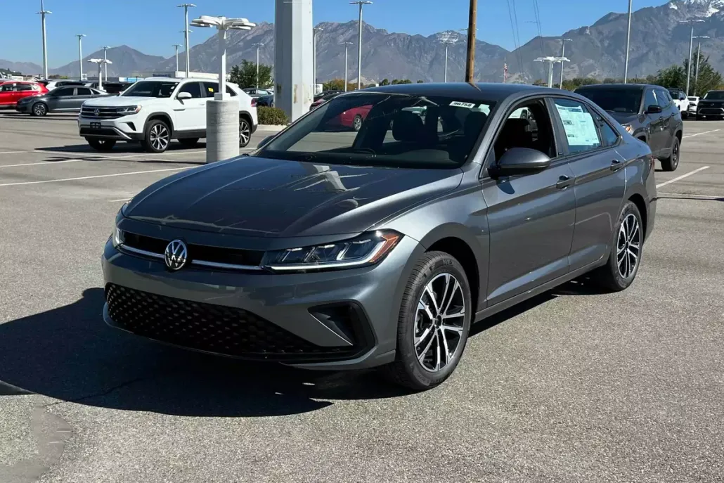 2026 Volkswagen Jetta Sport photo 1