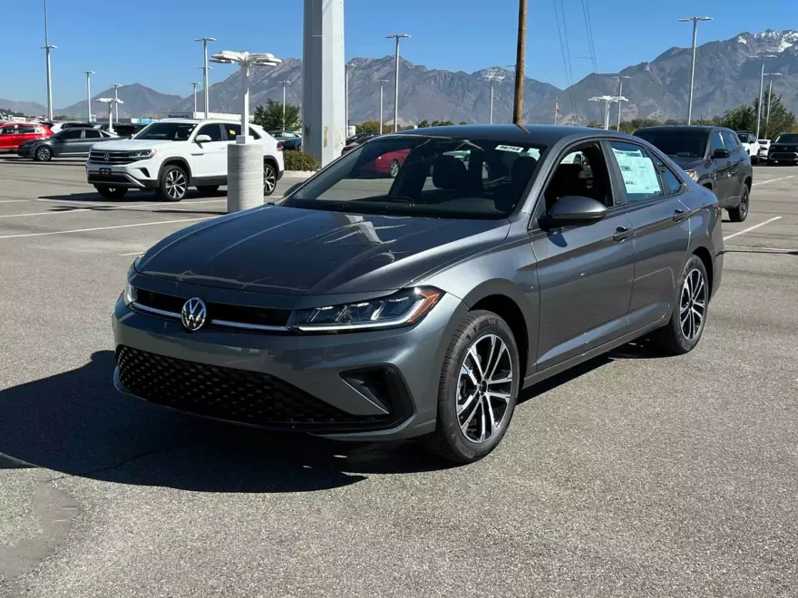 2026 Volkswagen Jetta Sport photo 1