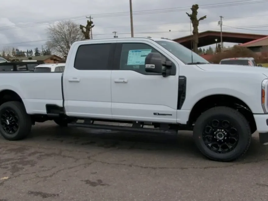 2024 Ford F-350 Lariat photo 1