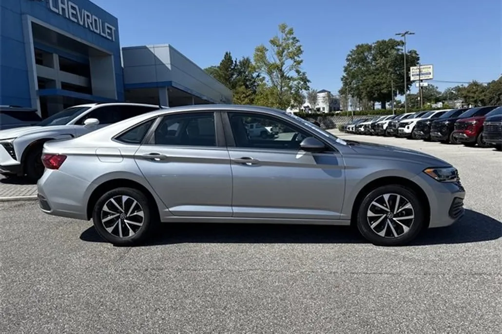 2024 Volkswagen Jetta S photo 1