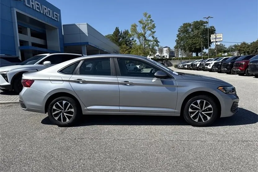 2024 Volkswagen Jetta S photo 1