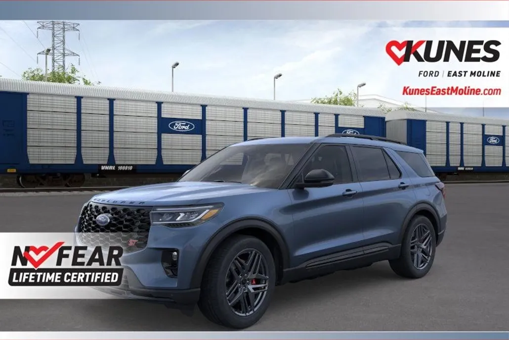2025 Ford Explorer ST photo 1