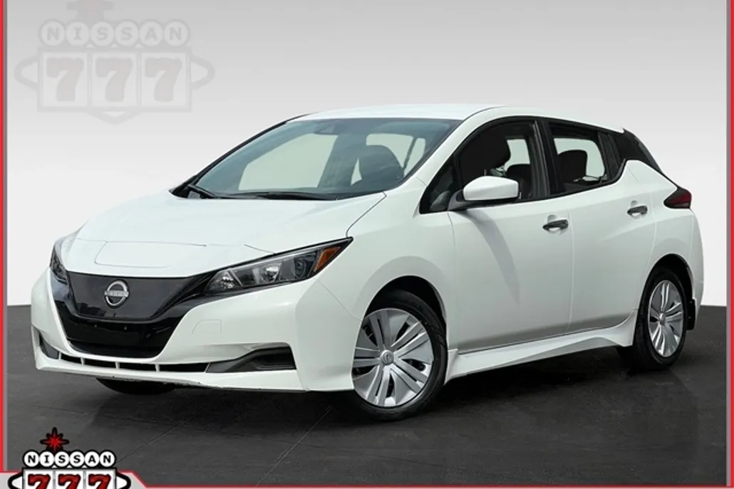 2023 Nissan Leaf S photo 1