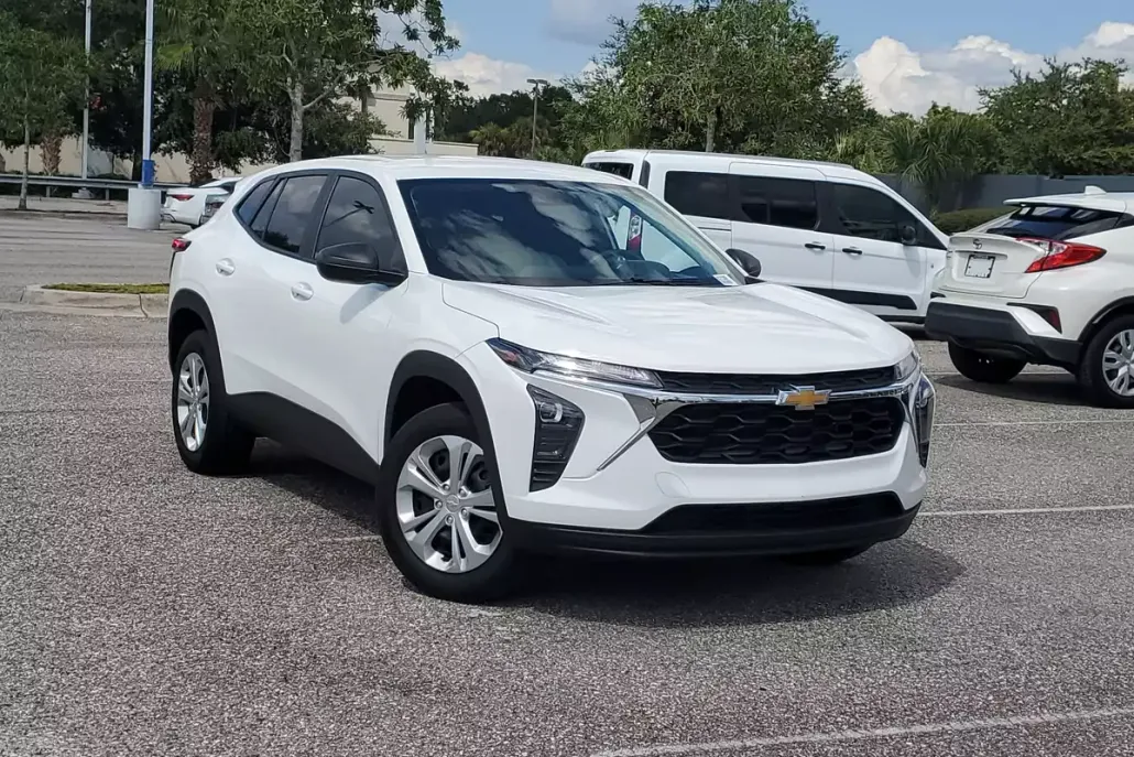 2024 Chevrolet Trax LS photo 1