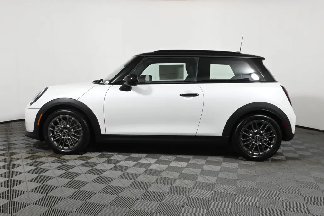 2025 Mini Cooper Hardtop 2 Door photo 1