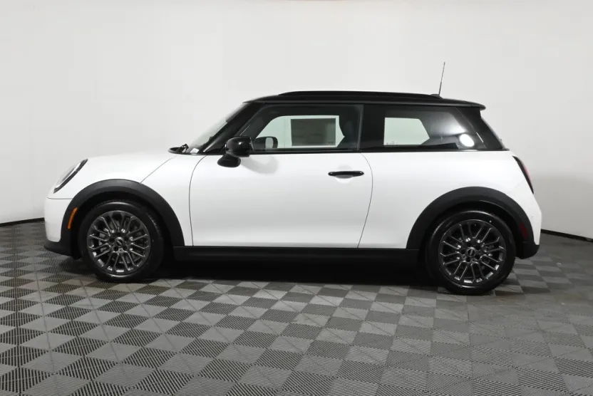2025 Mini Cooper Hardtop 2 Door photo 1