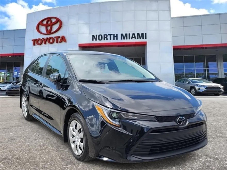 2025 Toyota Corolla LE photo 1