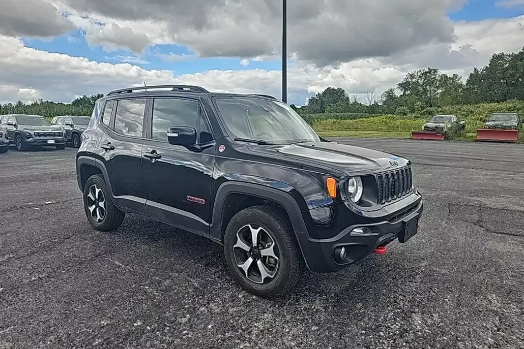 2022 Jeep Renegade Trailhawk photo 1