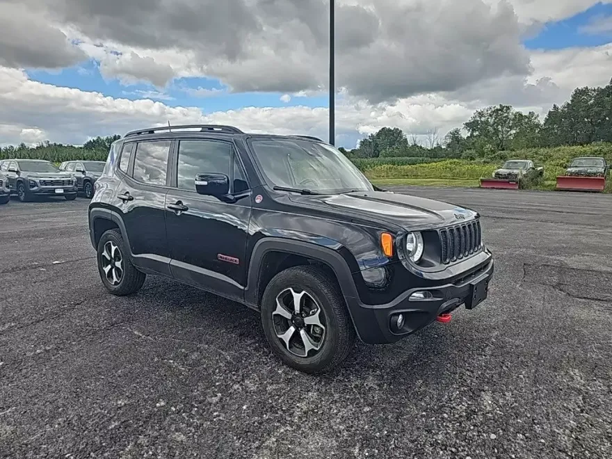 2022 Jeep Renegade Trailhawk photo 1