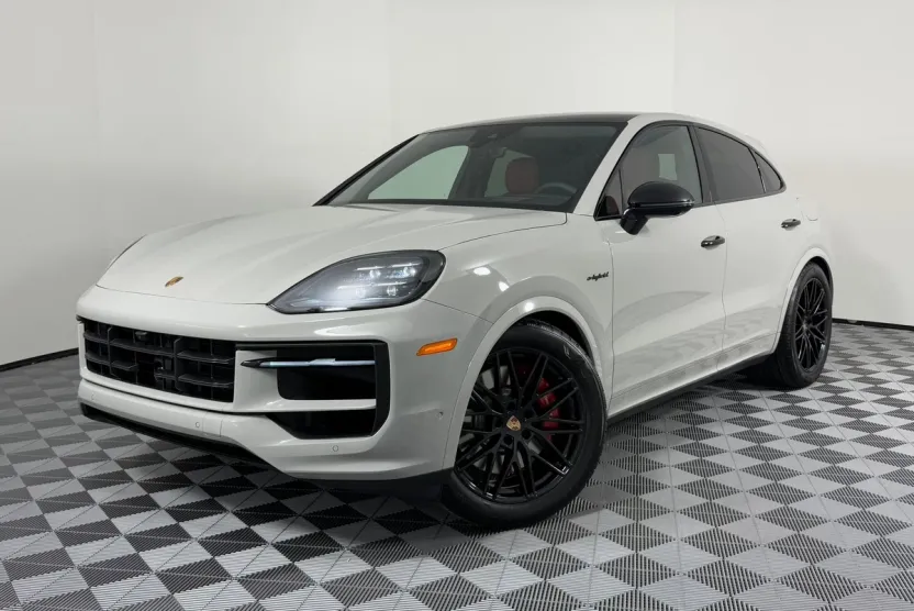 2026 Porsche Cayenne S E-Hybrid Coupe photo 1