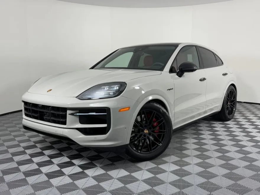 2026 Porsche Cayenne S E-Hybrid Coupe photo 1