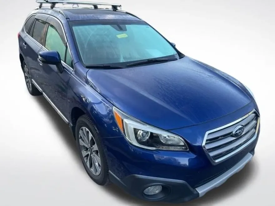 2017 Subaru Outback 2.5i Touring photo 1