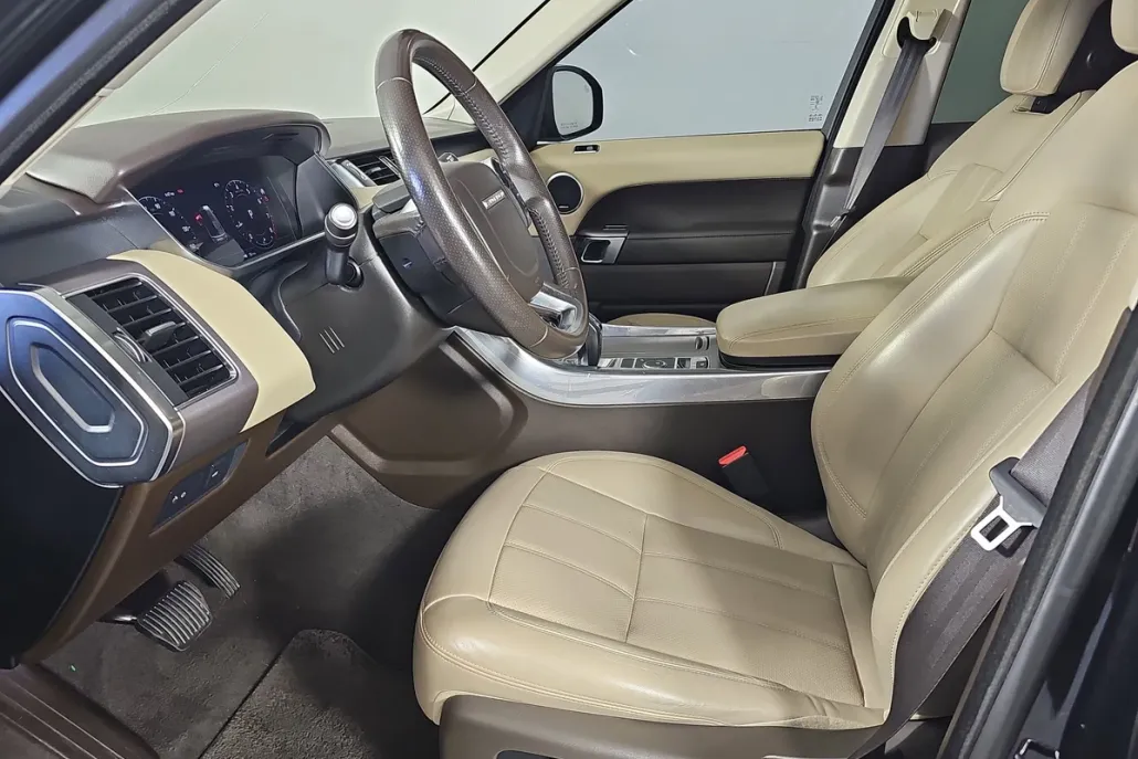 2019 Land Rover Range Rover Sport HSE photo 1