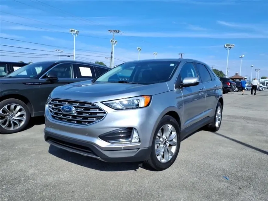 2024 Ford Edge Titanium photo 1