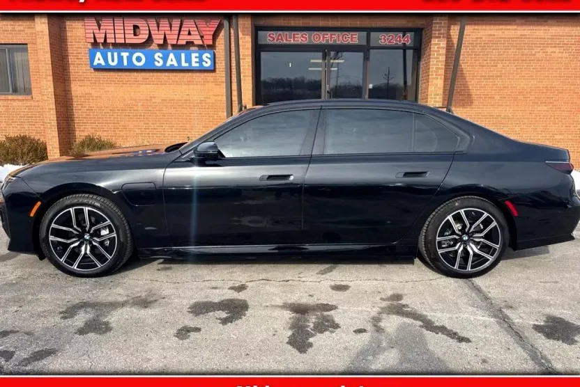 2024 Bmw 750e photo 1