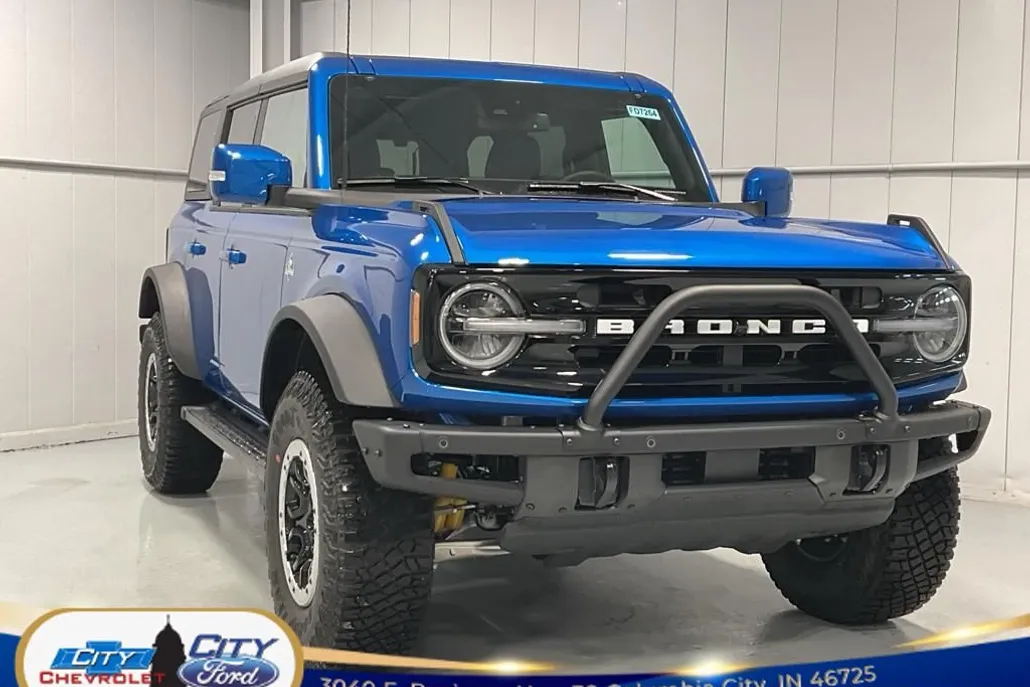 2024 Ford Bronco Outer Banks photo 1