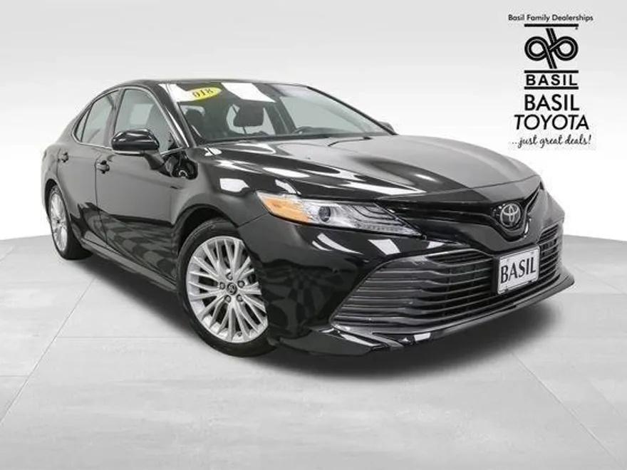 2018 Toyota Camry XLE photo 1