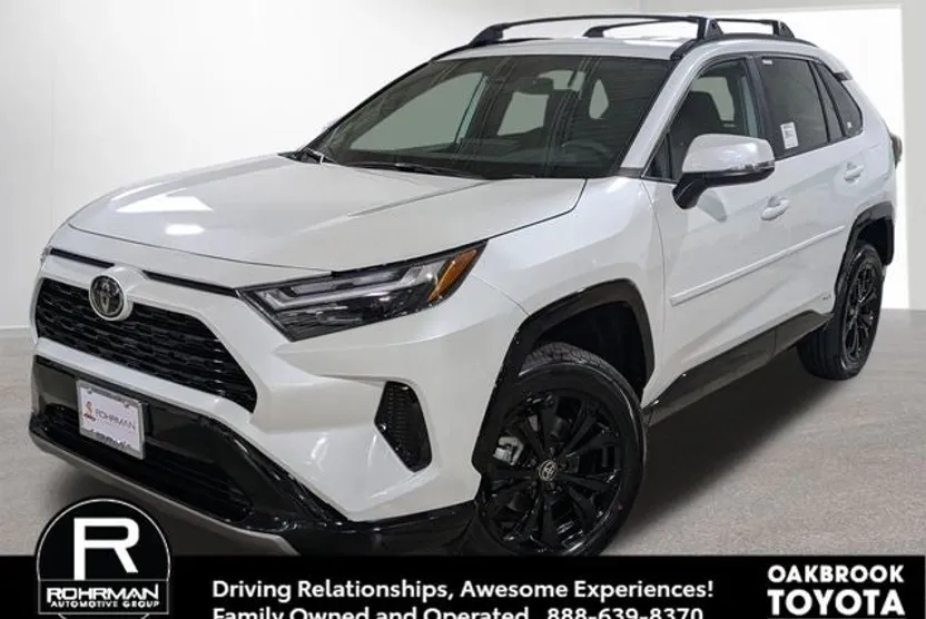 2025 Toyota RAV4 Hybrid SE photo 1