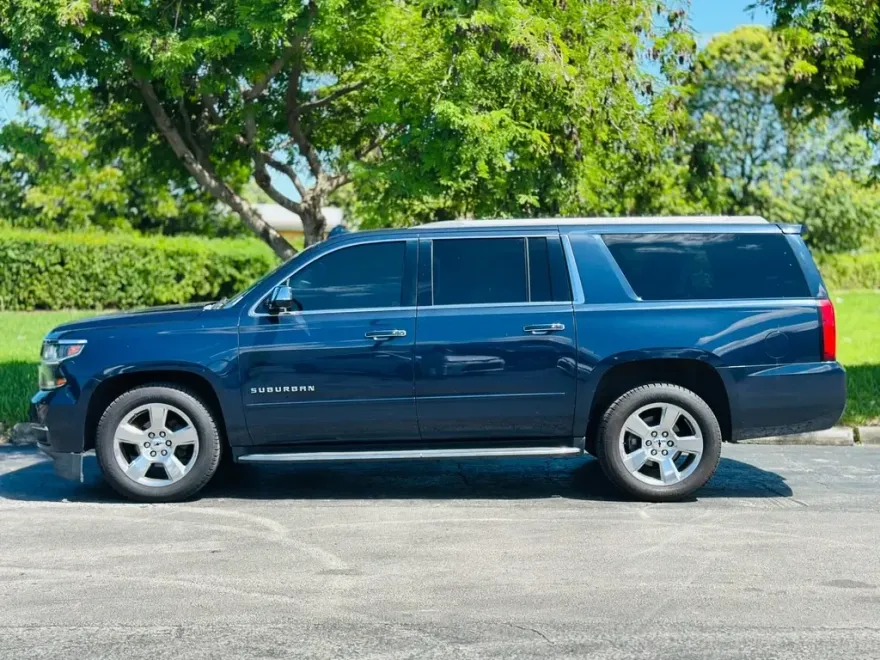 2018 Chevrolet Suburban Premier photo 1
