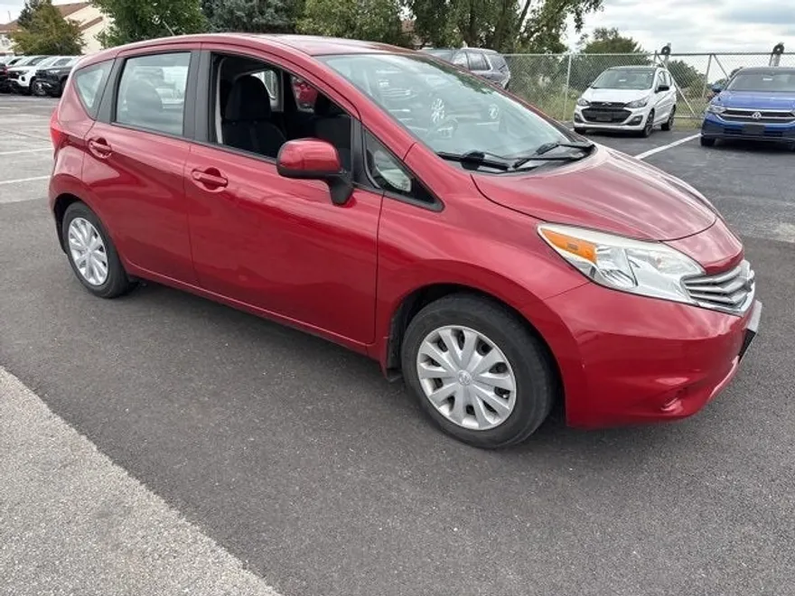 2014 Nissan Versa Note SV photo 1