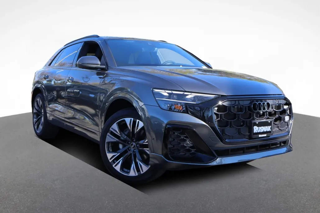 2025 Audi Q8 55 Premium Plus photo 1