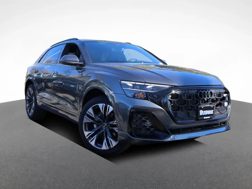 2025 Audi Q8 55 Premium Plus photo 1