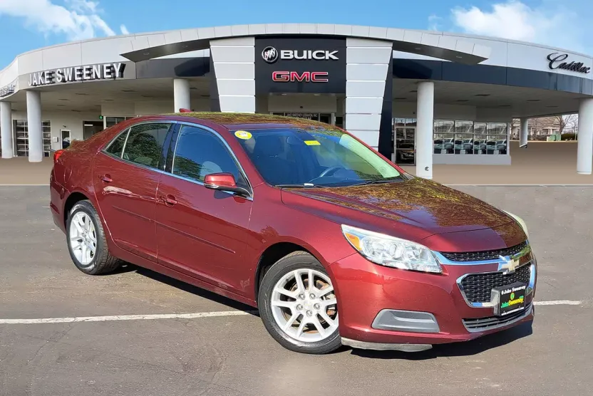 2015 Chevrolet Malibu 1LT photo 1