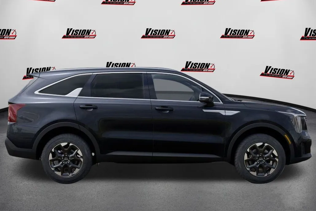 2025 Kia Sorento S photo 1