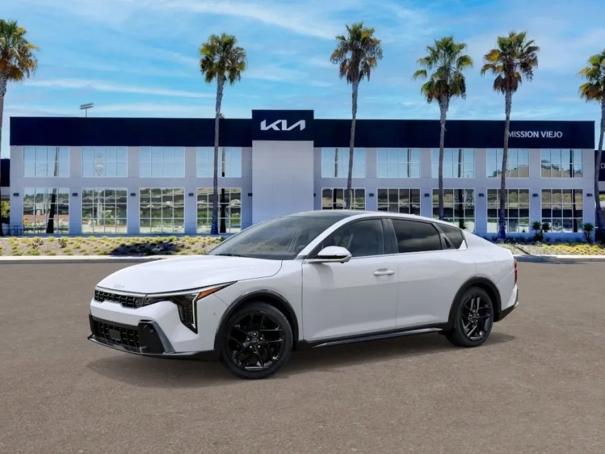 2025 Kia K4 GT-Line Turbo photo 1
