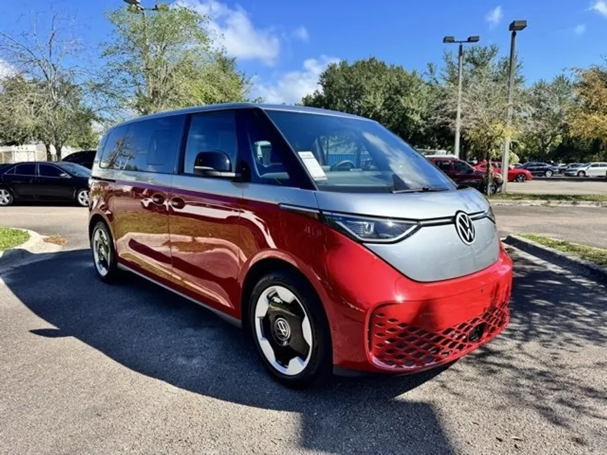 2025 Volkswagen ID. Buzz Pro S photo 1