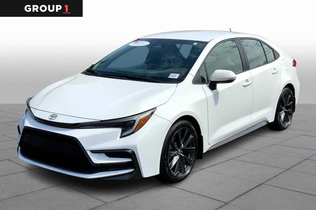 2024 Toyota Corolla SE photo 1