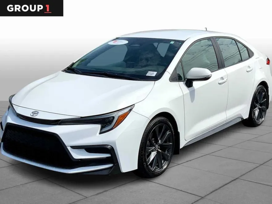 2024 Toyota Corolla SE photo 1