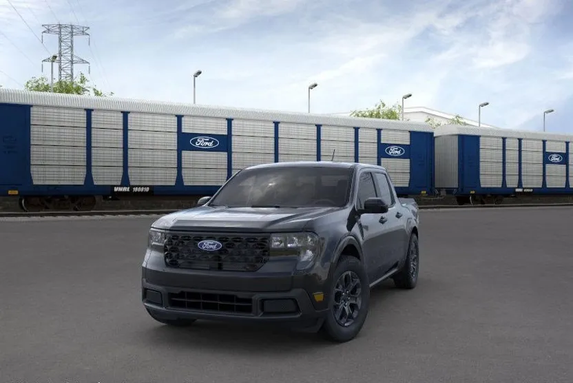 2025 Ford Maverick XLT photo 1