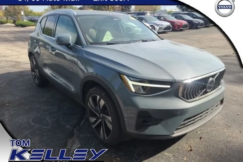 2023 Volvo XC40 AWD Ultimate photo 1