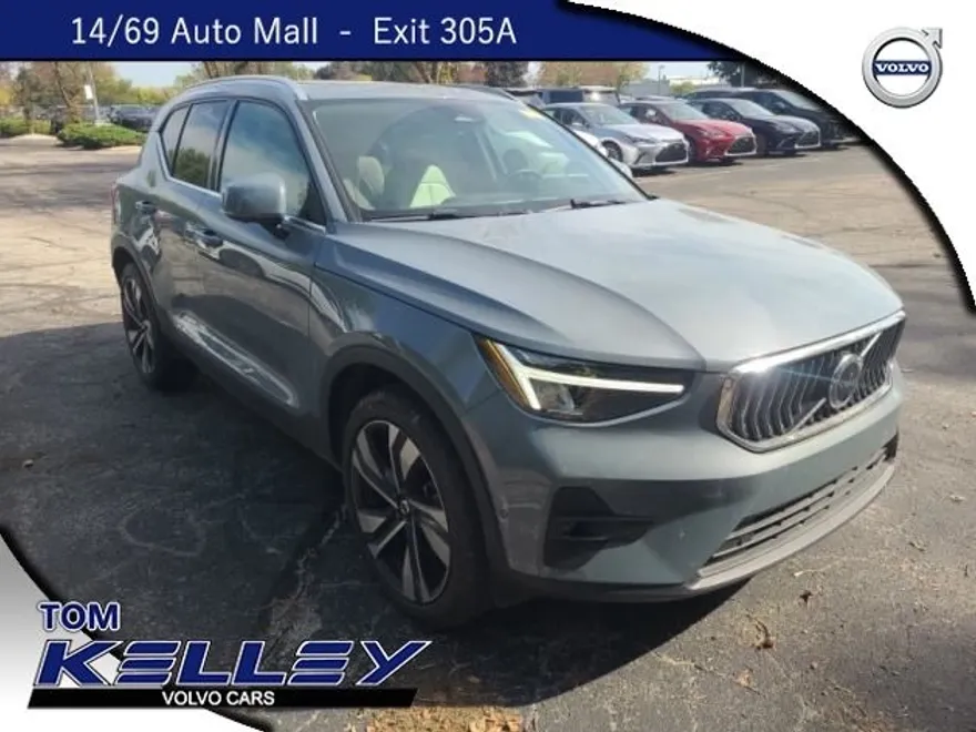 2023 Volvo XC40 AWD Ultimate photo 1