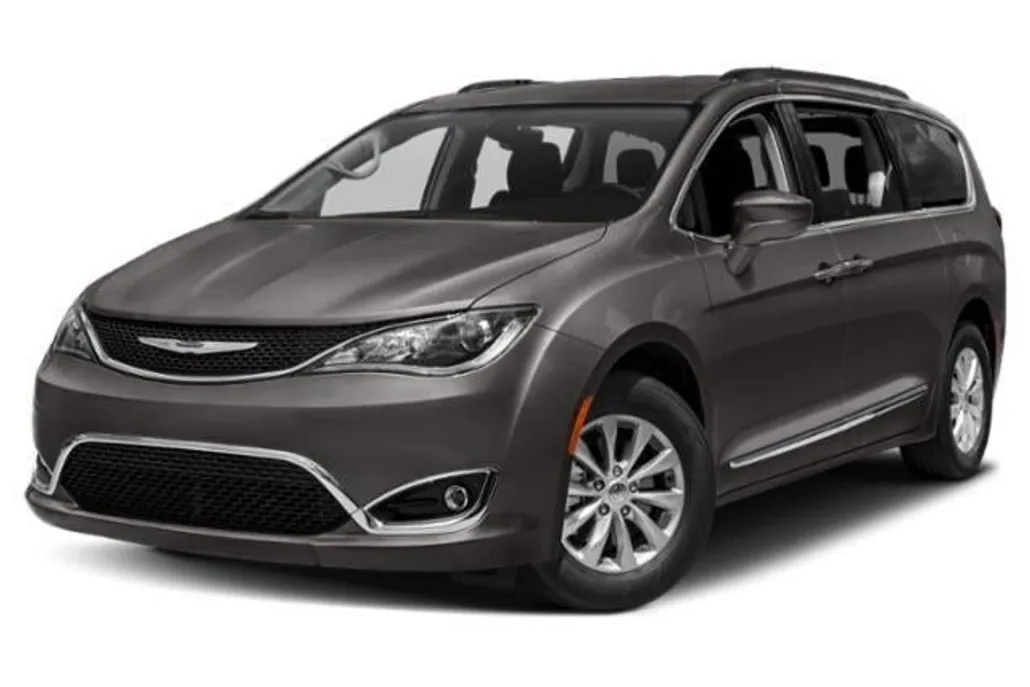 2019 Chrysler Pacifica Touring Plus photo 1