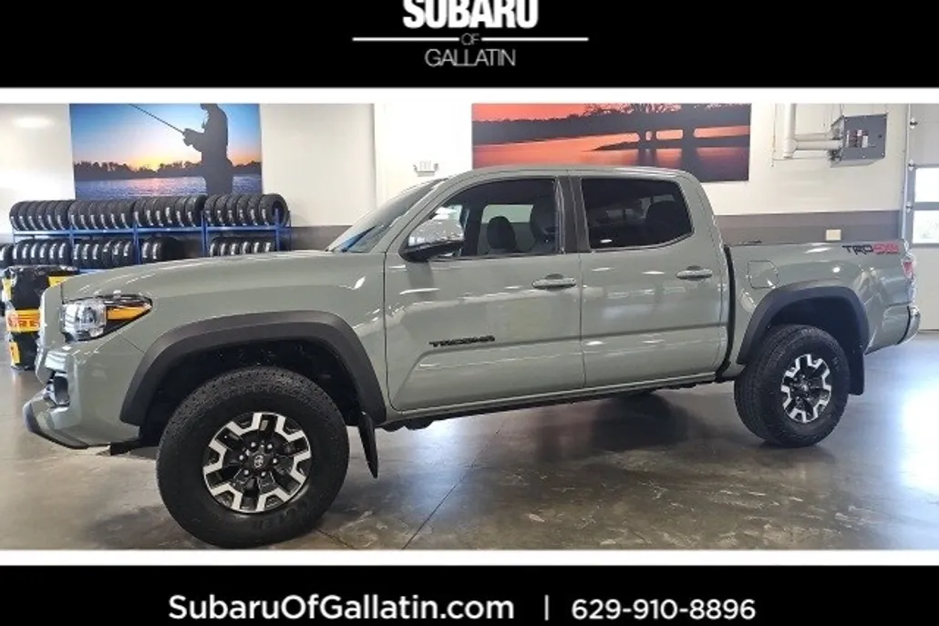 2023 Toyota Tacoma TRD Off-Road photo 1