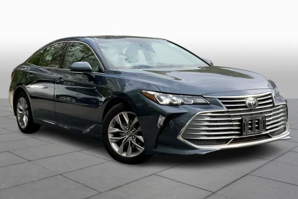2019 Toyota Avalon XLE photo 1