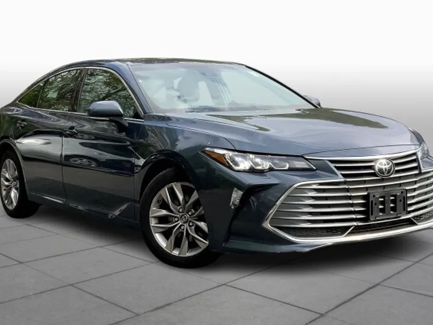 2019 Toyota Avalon XLE photo 1