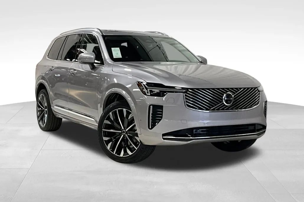 2026 Volvo XC90 B5 Plus photo 1