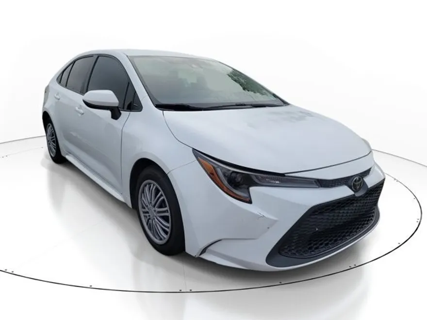 2020 Toyota Corolla LE photo 1
