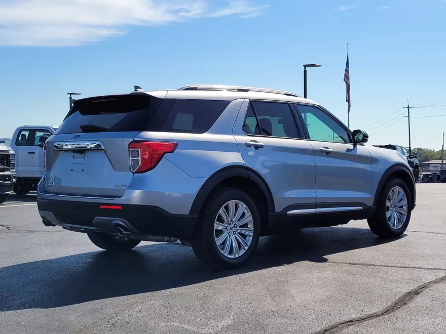 2022 Ford Explorer Limited photo 1