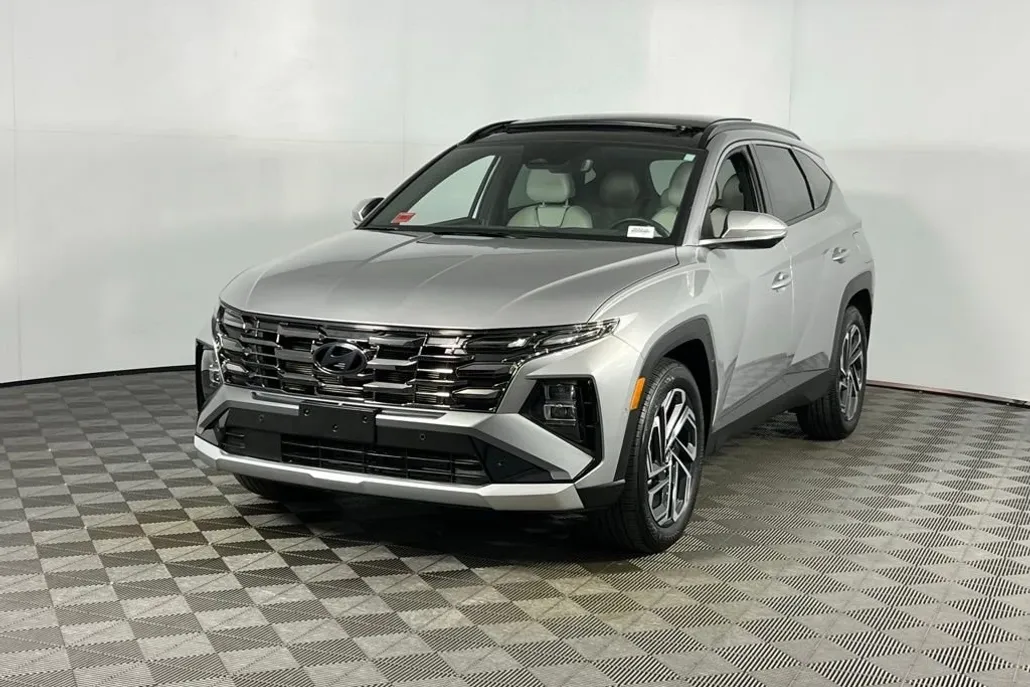 2025 Hyundai Tucson Limited photo 1