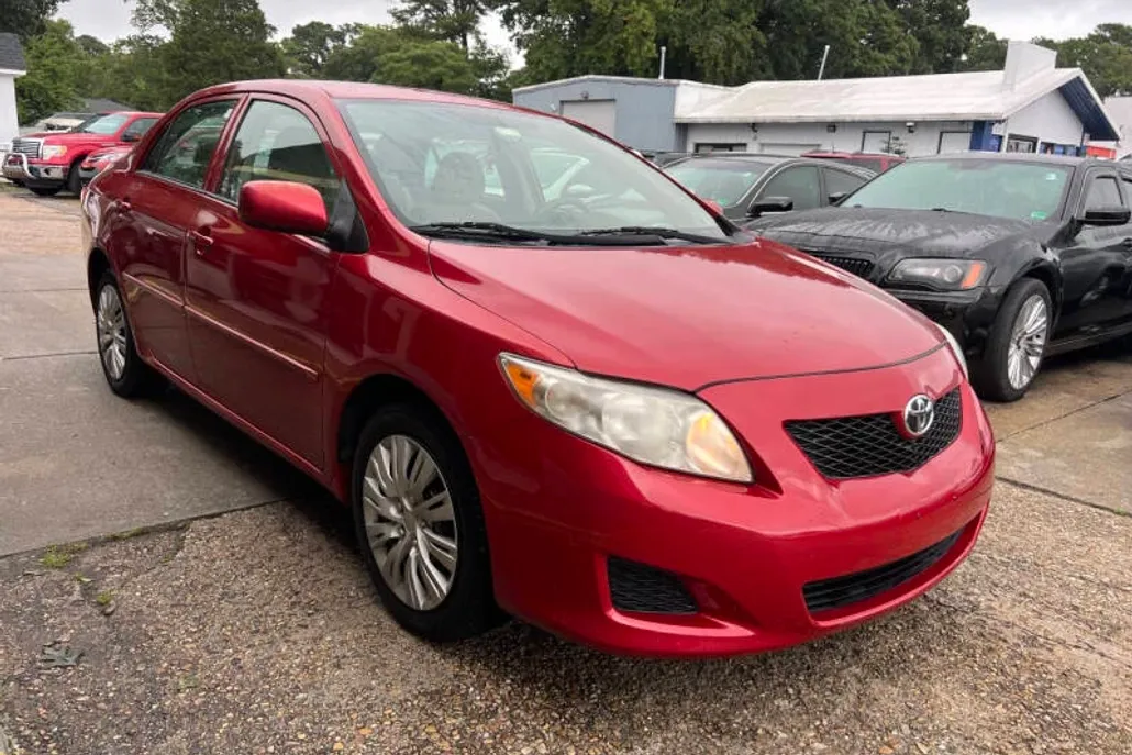 2010 Toyota Corolla LE photo 1