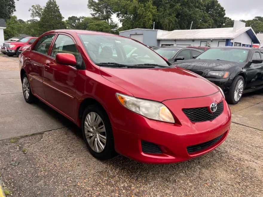 2010 Toyota Corolla LE photo 1