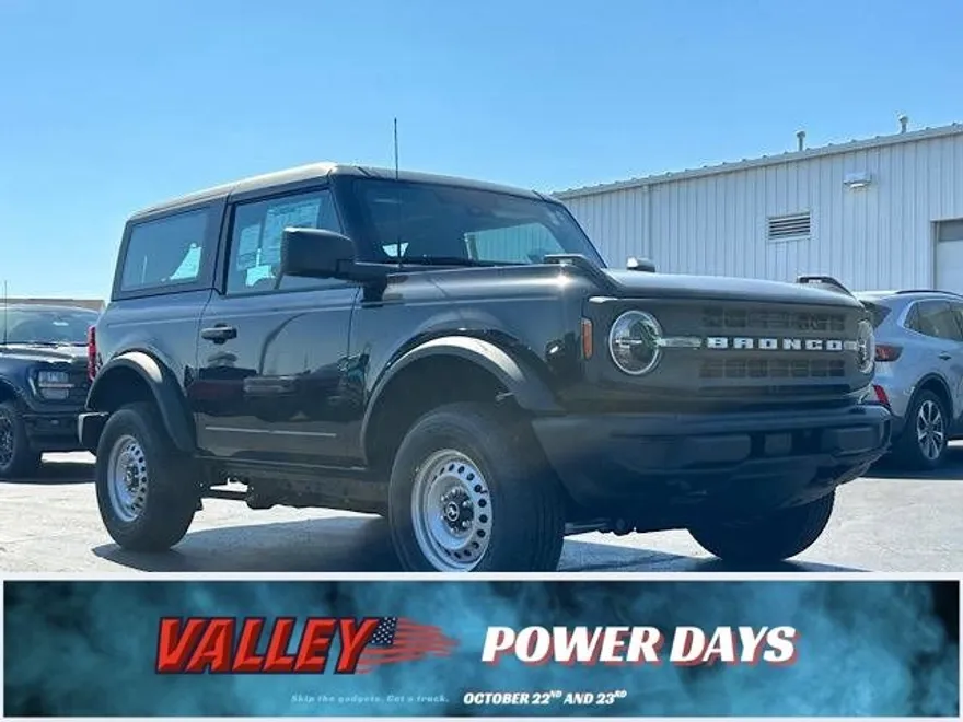 2025 Ford Bronco Base photo 1