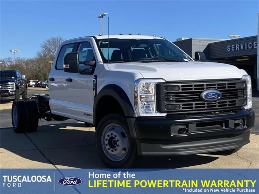 2025 Ford F-550 photo 1